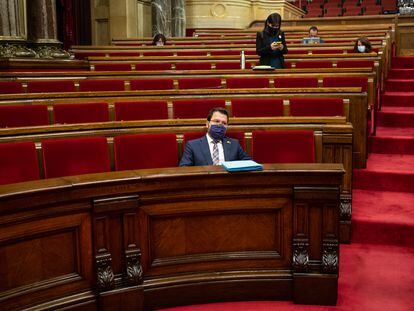 Pere Aragonès en la primera sesión de control al Govern en el Parlament de Cataluña tras el cese de Torra.