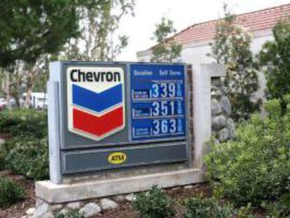 En la imagen, una estación de servicio de la compañía Chevron. EFE/Archivo