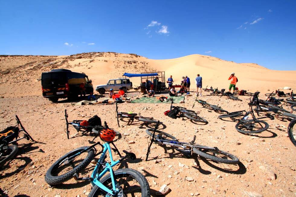 Punto de avituallamiento de Desert BikeAir.