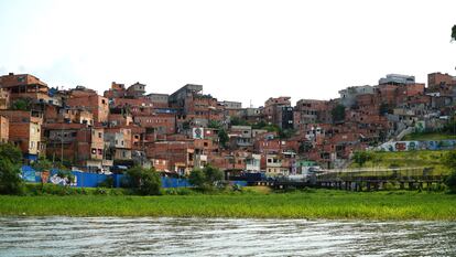 Barrios informales junto al pantano Billings.