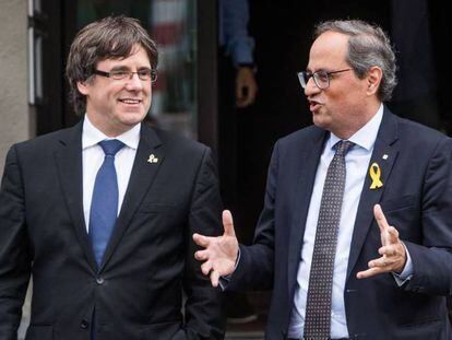 El expresidente de la Generalitat Carles Puigdemont junto al actual, Quim Torra, en Waterloo.