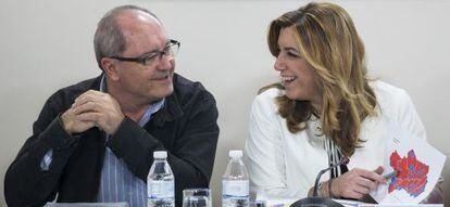 La secretaria general de los socialistas andaluces y presidenta de la Junta, Susana Díaz, junto al secretario de Organización, Juan Cornejo.