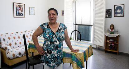 Carmen Cort&eacute;s en su apartamento en el Campo del Sur (C&aacute;diz). 