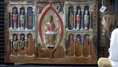 Frontal de Sant Hilari de Buira, de finals del segle XII, una de les obres en litigi, en una imatge del 2005.
