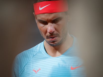 Nadal, durante el partido contra Sinner en París.