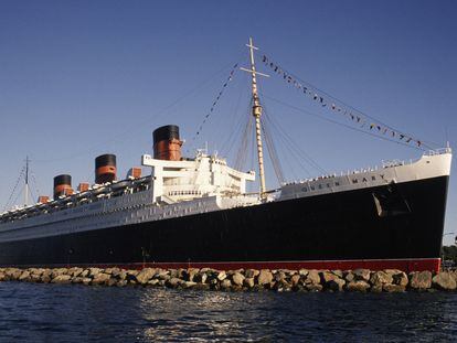 El Queen Mary fotografiado en 1989 en Long Beach (California).