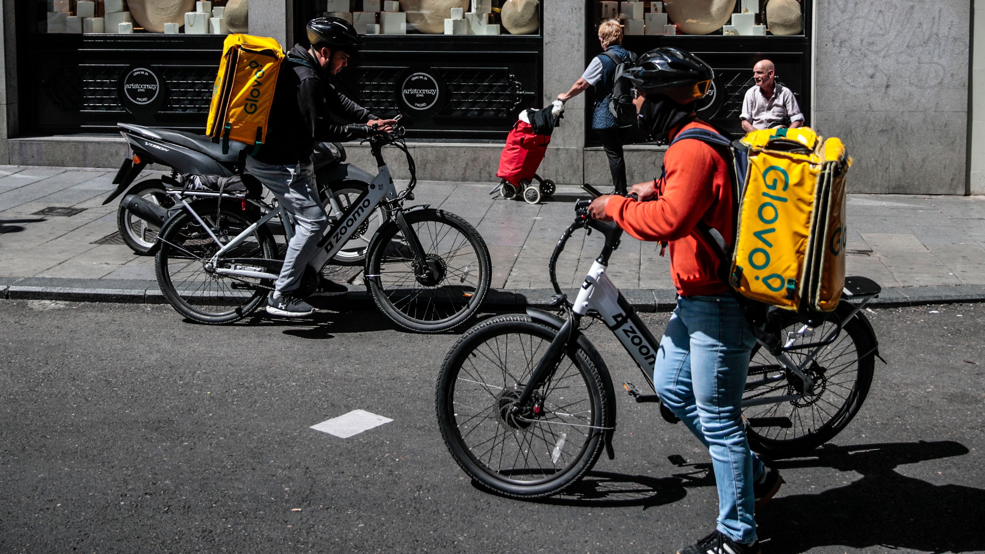 La dueña de Glovo pone en duda su viabilidad por las multas a su modelo de autónomos