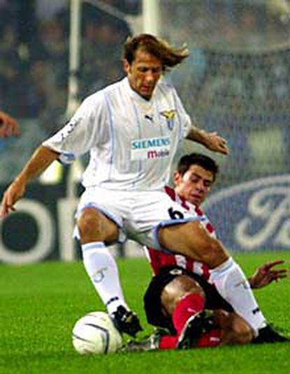 Mendieta, en un partido con el Lazio.