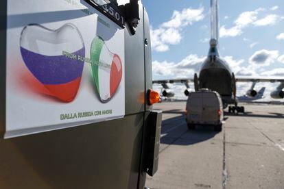 Aeropuerto militar de Chkalovsky, en las afueras de Moscú, este domingo, donde se preparaba el envío de personal médico y suministros a Italia.