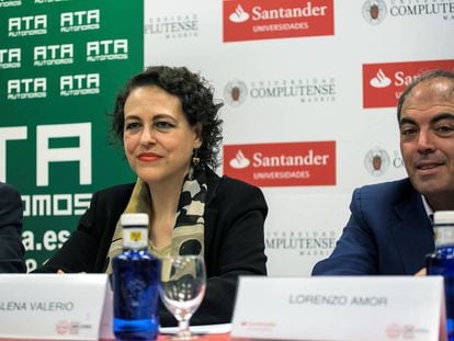 La ministra de trabajo, Magdalena Valerio, y el presidente de la Asociación de Trabajadores Autónomos, Lorenzo Amor
