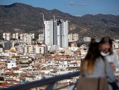 Las torres de Martiricos, dos rascacielos aún en construcción, que alcanzaran las 30 plantas de altura y albergaran viviendas y hoteles.