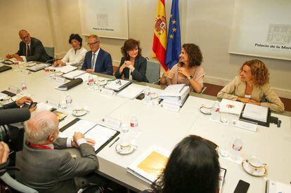 Reunión en Moncloa con la vicepresidenta, Carmen Calvo.