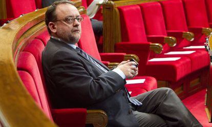 Daniel Fern&aacute;ndez, en su esca&ntilde;o del Parlament.