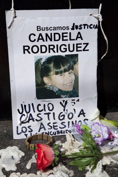 Un cartel con una imagen de Candela Rodríguez en el que se pide justicia en el caso del asesinato de la niña.