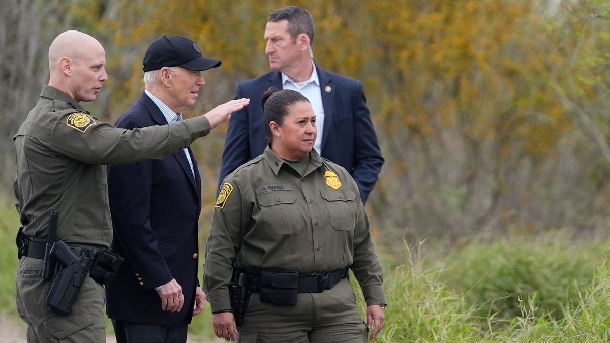 Biden y Trump visitan la frontera de Mexico y EE UU en diferentes puntos