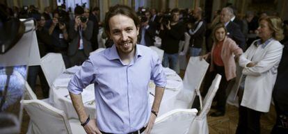 El secretario general de Podemos, Pablo Iglesias, a su llegada a un almuerzo informativo organizado por el Foro ABC-Deloitte.