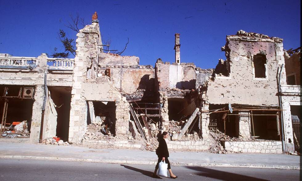 Mostar, una de las ciudades bosnias más castigadas durante la guerra de los Balcanes, en una imagen de octubre de 1994.