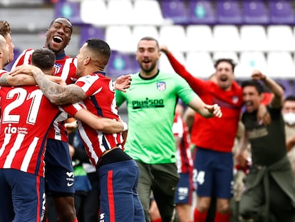 Celebración de los jugadores del Atlético de Madrid tras el partido frente al Valladolid.