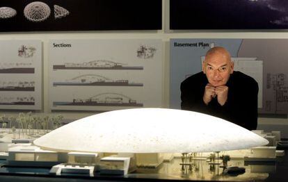 Jean Nouvel, ante el proyecto del Louvre Abu Dhabi.