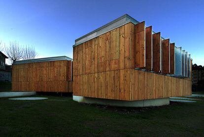 Centro Social en Teo (A Coruña) de Jacobo Malde, Santiago Rey, Ismael Ameneiros, Blanca Carballal y Daniel Dapena.