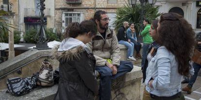 J&oacute;venes en paro en la plaza del P&oacute;sito de Ja&eacute;n.