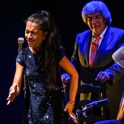 Esmeralda durante su actuación en el Teatro Flamenco, en el que la presentó su abuelo Rancapino.
