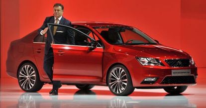 El presidente de Seat, James Muir, presenta el nuevo Toledo 2012.