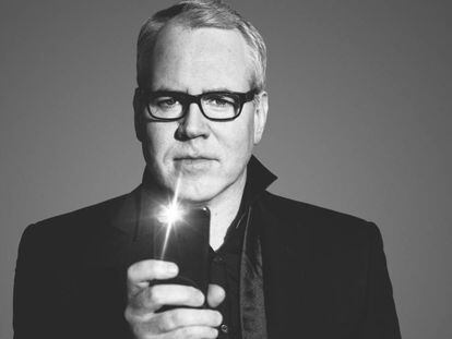 Bret Easton Ellis, en una fotografía promocional de 'White'.