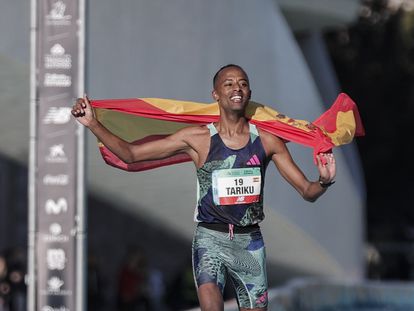 El atleta Tariku Novales estableció este domingo un nuevo récord de España en el Maratón Valencia Trinidad Alfonso al parar el cronómetro con una marca de 2:05:48
