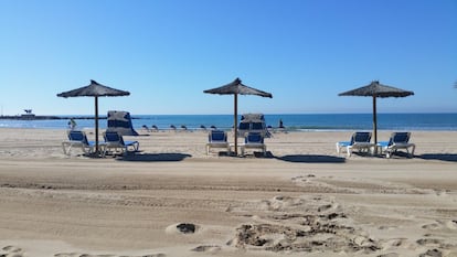 Una de las playas de Vilanova i la Geltrú (Barcelona), en una imagen de archivo.