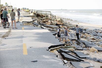 Aspecto de Flagler Beach, en Florida, tras el paso del hurac&aacute;n Matthew.