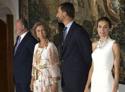 Los Reyes y los príncipes de Asturias en el palacio de la Almudaina.