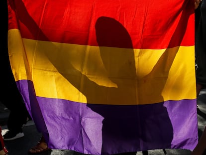 Una bandera republicana mostrada en la manifestación que ha tenido lugar el pasado miércoles en San Sebastián.