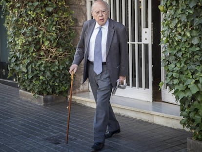 El expresidente de la Generalitat Jordi Pujol sale de su casa, el pasado mes de julio.