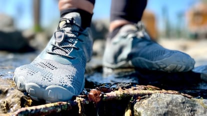 Camina o corre al natural con las zapatillas 'barefoot' arrasan en Amazon, la venta 23 colores | Top reviews | Escaparate EL PAÍS