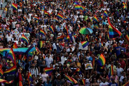 Participantes en el desfile del Orgullo Gay en la ciudad mexicana de Monterrey, el 17 de junio de 2017.