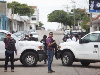 La masacre en un bar del Estado mexicano de Veracruz, que se saldó con al menos 29 muertos y 8 heridos, revive los peores fantasmas de la violencia que azota al país
