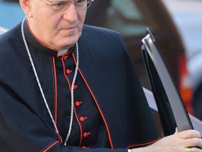 El cardenal húngaro Peter Erdö llega al Vaticano el pasado 4 de marzo para las reuniones previas a la elección del papa.