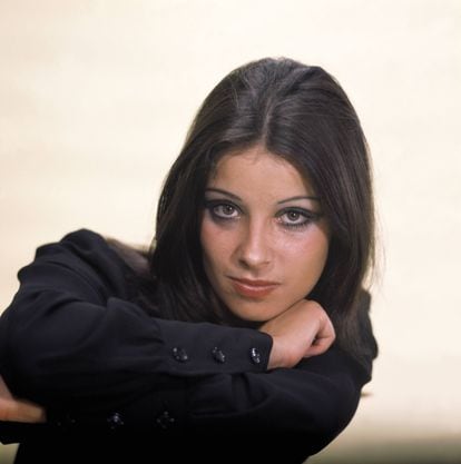 La actriz Amparo Muñoz, Miss Universo en 1973 e icono de belleza en España, pero también de la destrucción de los ídolos por parte de la prensa y del público.