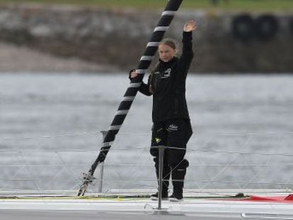 La adolescente sueca erigida en icono mundial de la lucha contra el cambio climático parte desde Plymouth hacia la cumbre de Nueva York en un velero ecológico