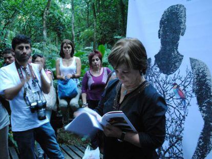 Piedad Bonnett lee sus poemas en el bosque