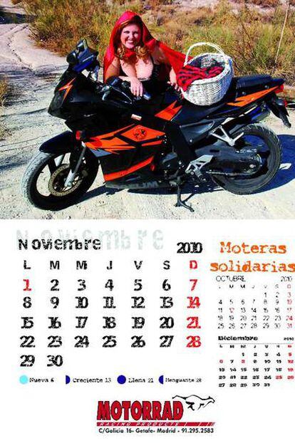 Una de las Moteras Solidarias en su calendario.