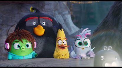 Fotograma de 'Angry Birds 2: La película' con parte de los personajes de la película de animación.