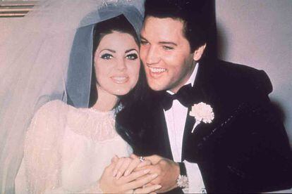 Priscila y Elvis Presley el día de su boda.