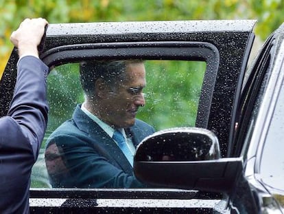 Romney, el domingo, despu&eacute;s de acudir a un servicio religioso en la zona metropolitana de Boston. 