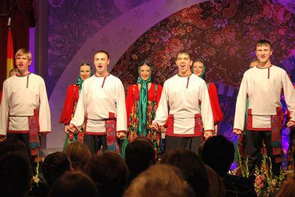 Jóvenes del coro de Piátnickiy, durante la inauguración del Centro Ruso de Ciencia y Cultura el pasado diciembre.