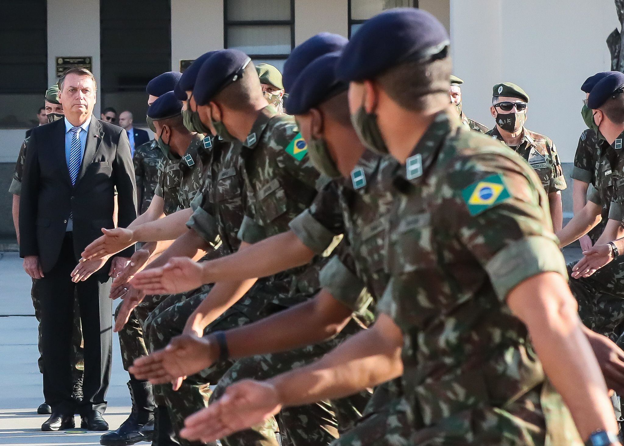 El presidente Jair Bolsonaro durante una ceremonia de graduación en la Academia Militar Agulhas Negras, en Resende, Río de Janeiro, el 24 de septiembre de 2020.