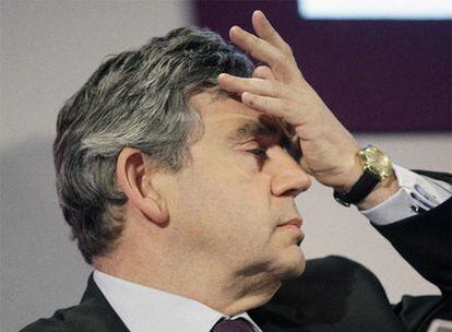 El primer ministro británico, Gordon Brown, durante la sesión de control parlamentario.