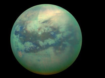 Composición de las nubes de Titán captadas por la sonda 'Cassini'. Están formadas por hidrocarburos que se precipitan como una llovizna de metano.