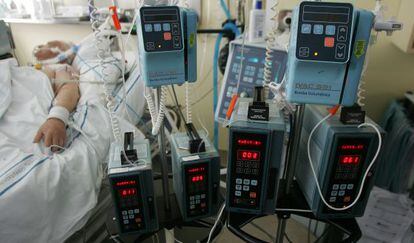 Muchos médicos aún anteponen su criterio al de las familias.